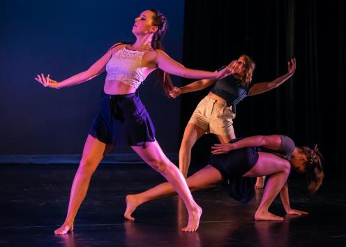 Dancers perform in "Quintessence"